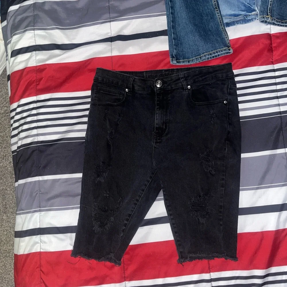Black Distressed Denim Shorts - Picture 1 of 1